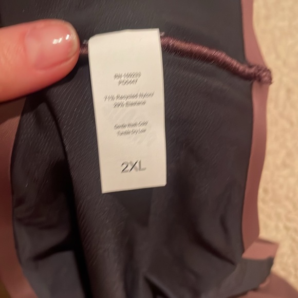 {Parade} Cutout Longline Sports Bra - Picture 4 of 4